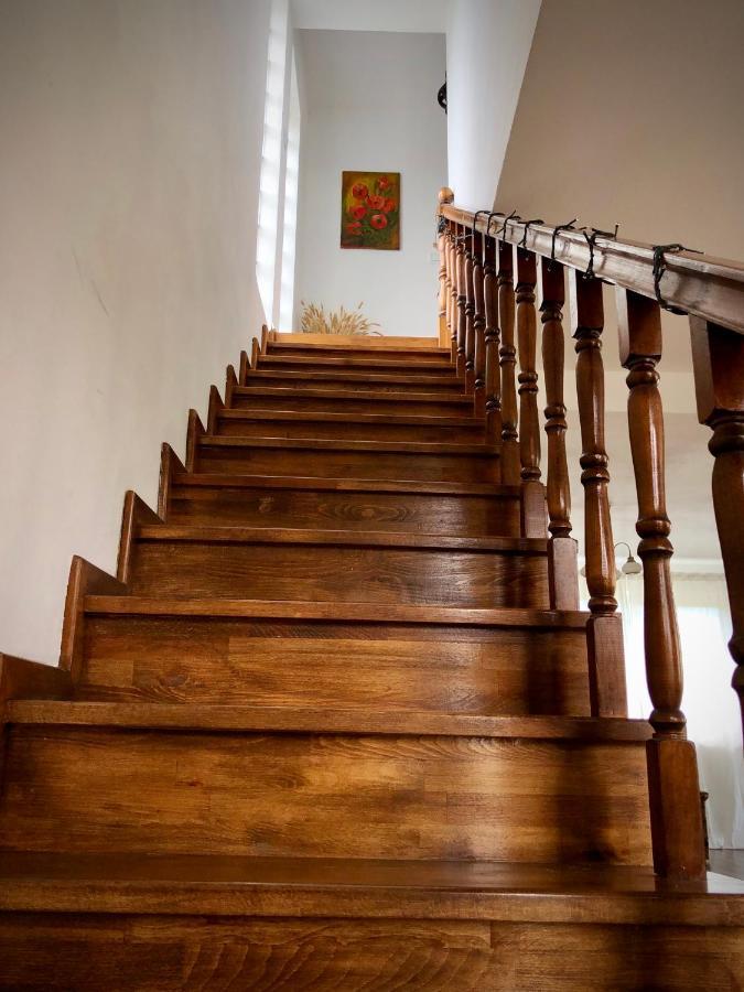 Casa Paunescu Milostea ภายนอก รูปภาพ