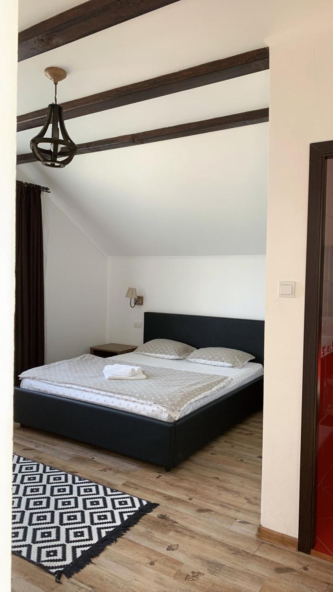 Casa Paunescu Milostea ภายนอก รูปภาพ
